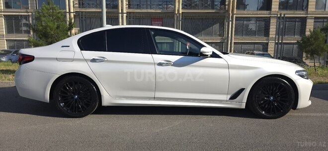 BMW 530e-10