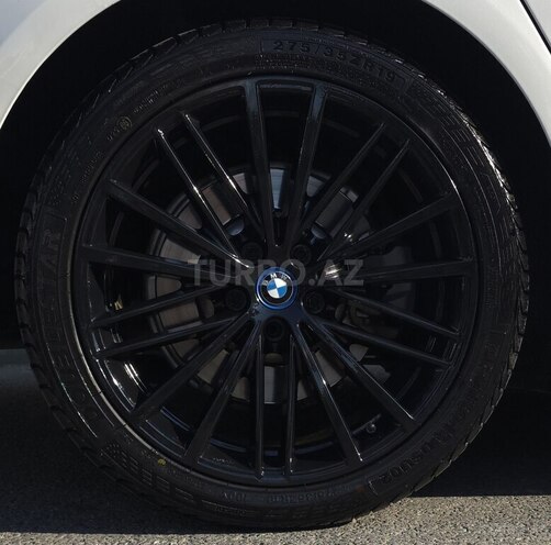 BMW 530e-14