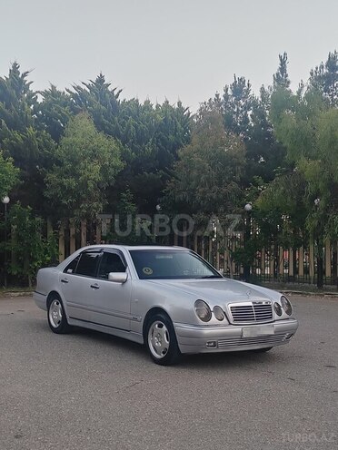 Mercedes E 280-5
