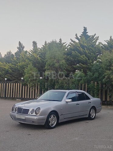 Mercedes E 280-4