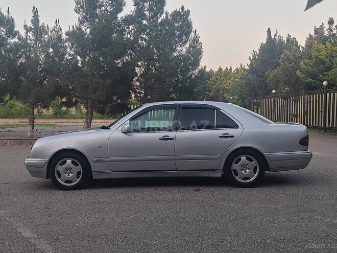 Mercedes E 280-7