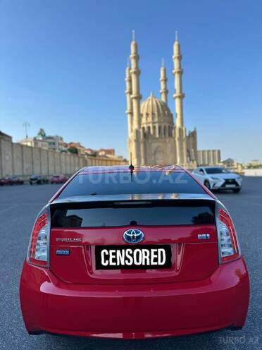 Toyota Prius-5