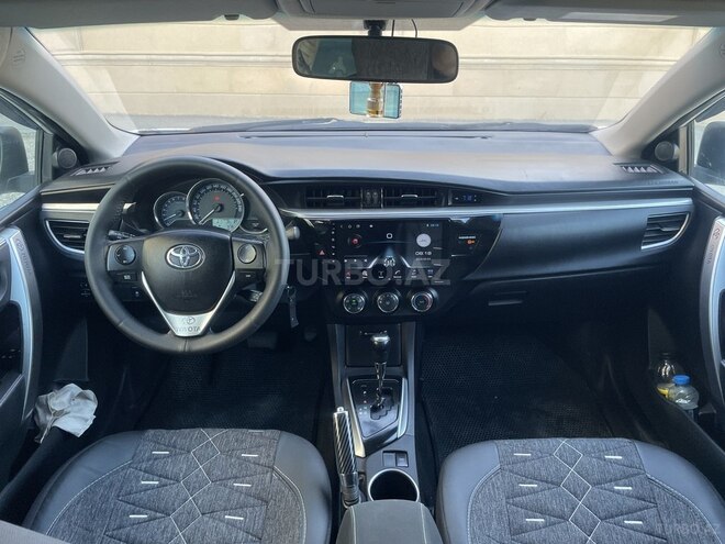 Toyota Corolla-10