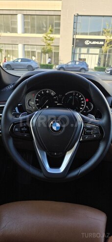BMW 530e-17