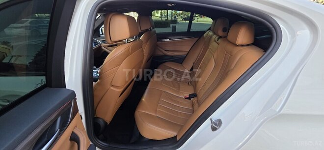 BMW 530e-16