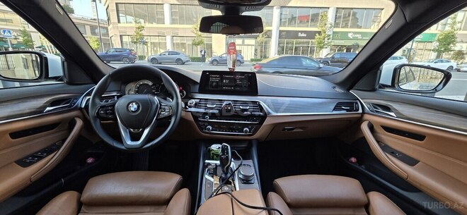 BMW 530e-18