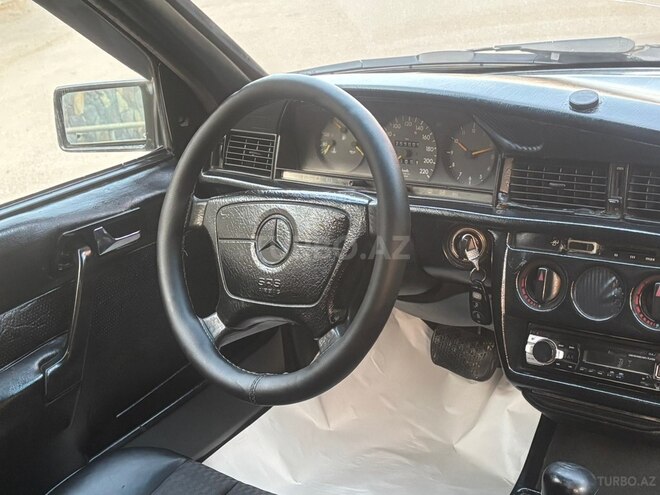 Mercedes 190-8