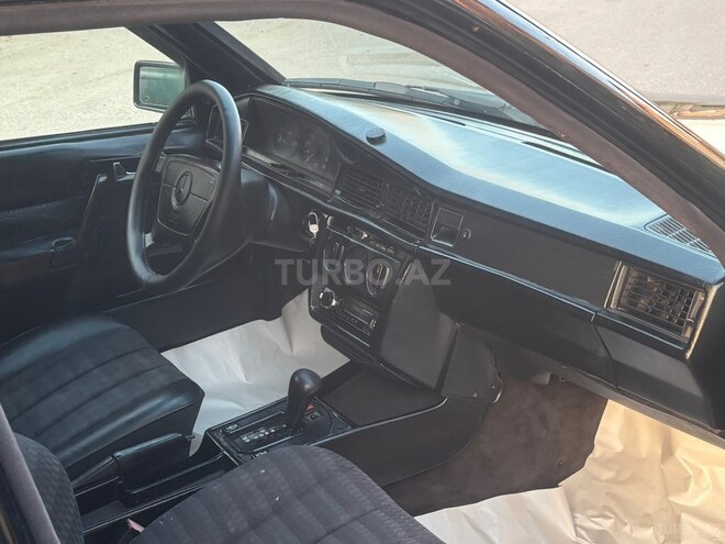 Mercedes 190-9