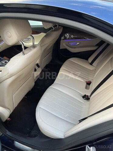 Mercedes E 300-5