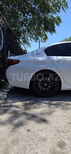 BMW 530e-19