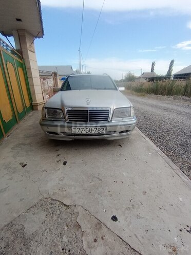 Mercedes C 240-1