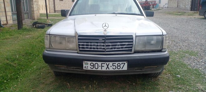 Mercedes 190-1