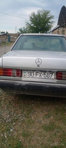 Mercedes 190-2