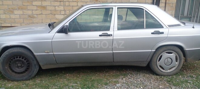 Mercedes 190-4