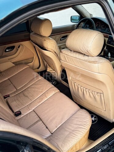 BMW 523-12