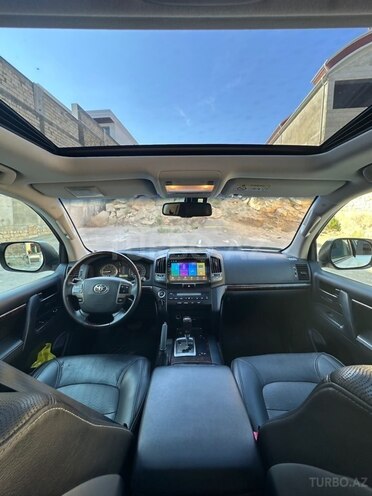 Toyota Land Cruiser-3