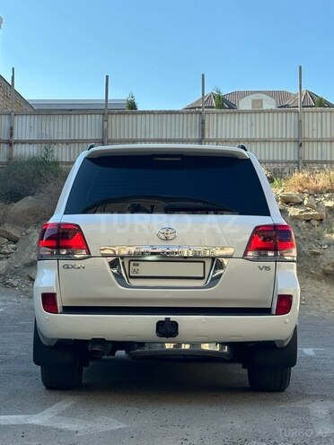 Toyota Land Cruiser-2