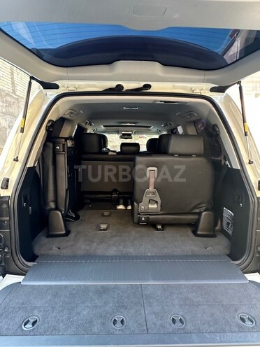 Toyota Land Cruiser-12