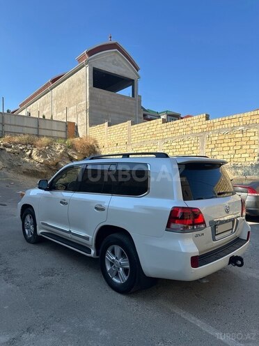 Toyota Land Cruiser-7