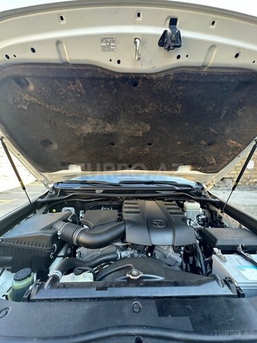 Toyota Land Cruiser-16
