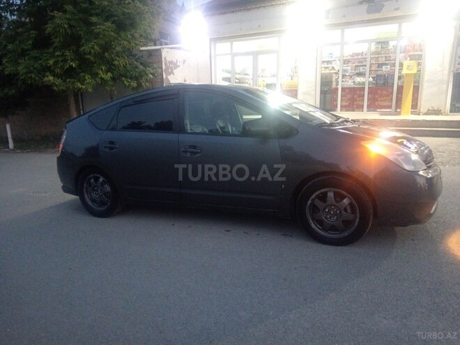 Toyota Prius-6