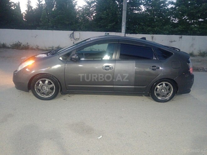Toyota Prius-7