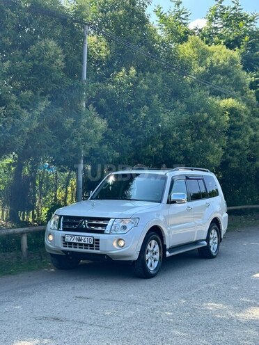 Mitsubishi Pajero-1
