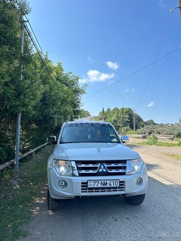 Mitsubishi Pajero-2