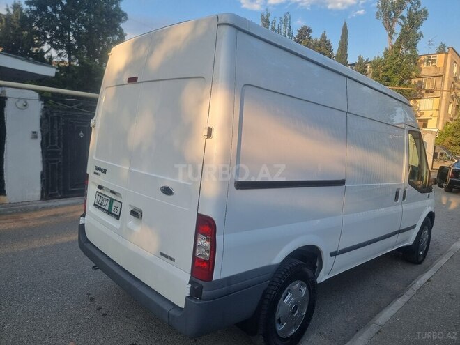 Ford Transit-5