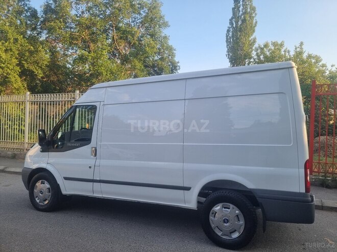 Ford Transit-2