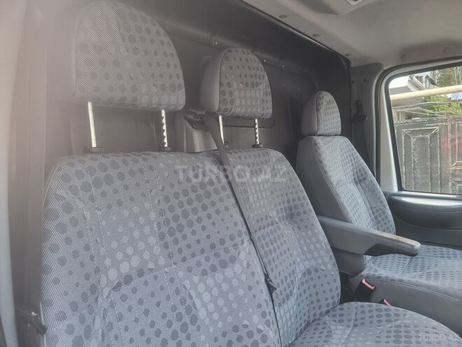 Ford Transit-15