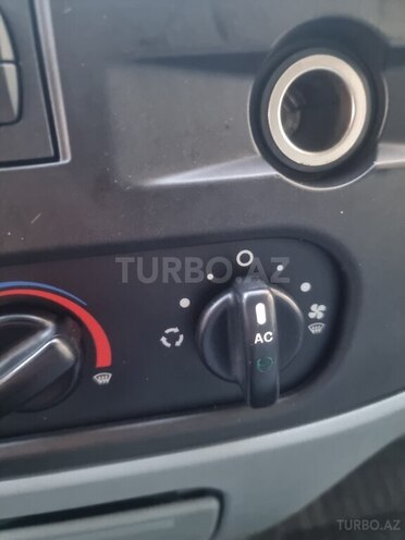 Ford Transit-19