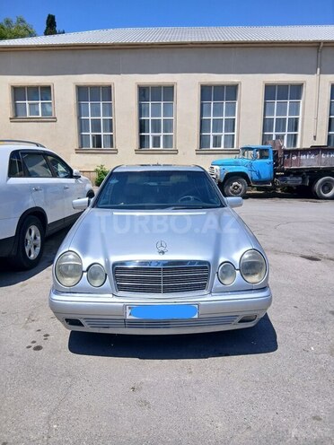 Mercedes E 220-6