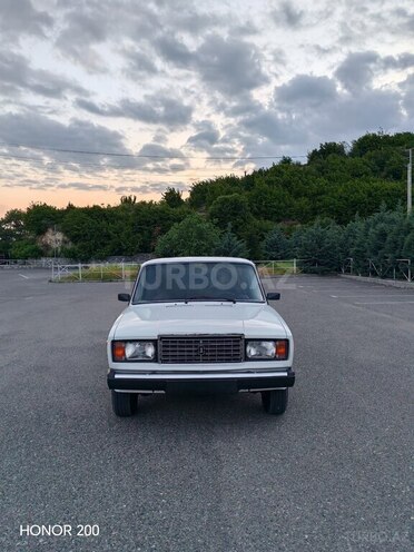 LADA (VAZ) 2107-1