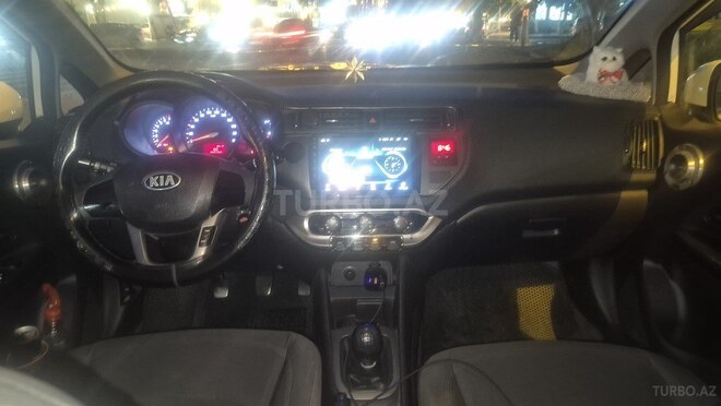 Kia Rio-5