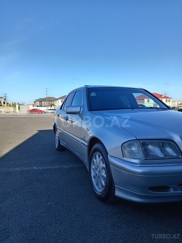 Mercedes C 200-2