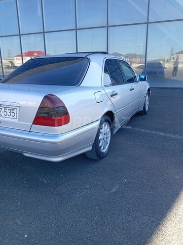 Mercedes C 200-7