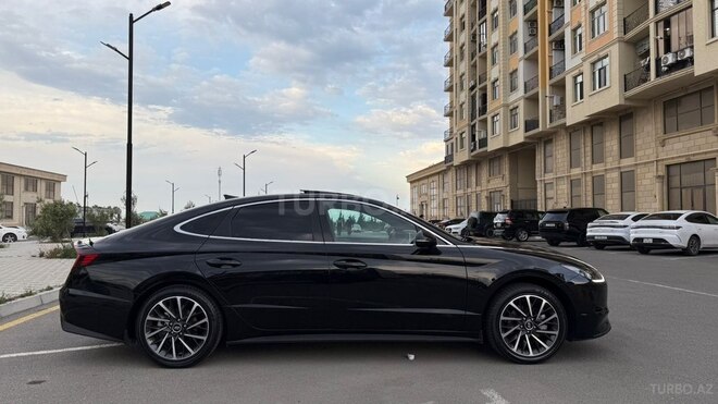 Hyundai Sonata-4