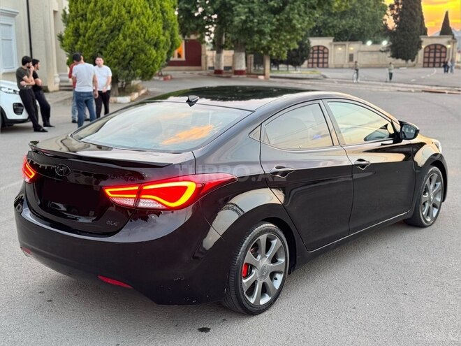 Hyundai Elantra-5