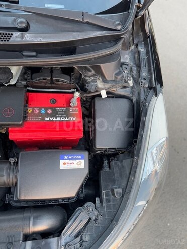 Hyundai Elantra-17