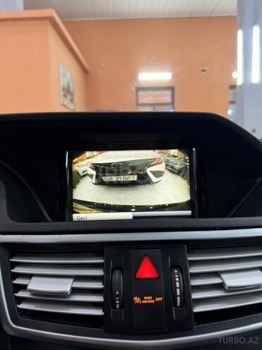 Mercedes E 350-11