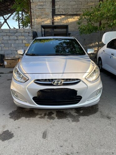 Hyundai Accent-1