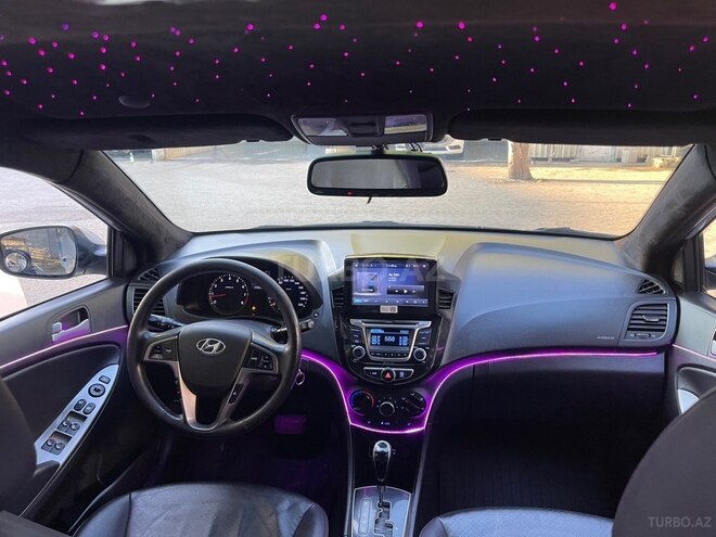 Hyundai Accent-7