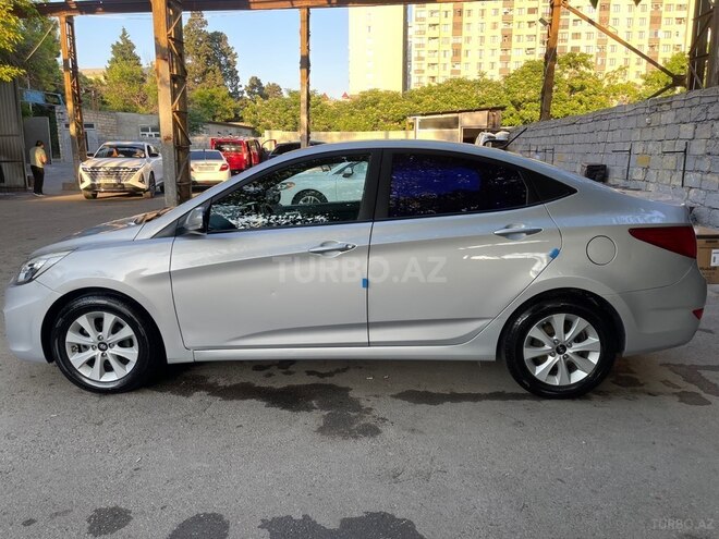 Hyundai Accent-3