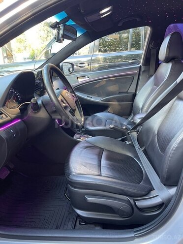 Hyundai Accent-8