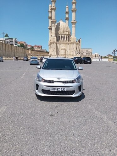 Kia Rio-1