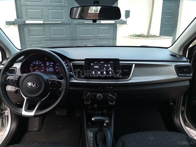 Kia Rio-12