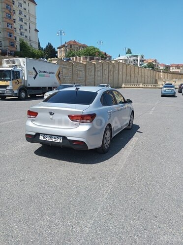 Kia Rio-7