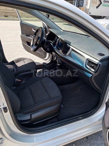 Kia Rio-11