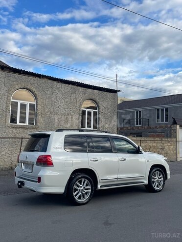 Toyota Land Cruiser-3